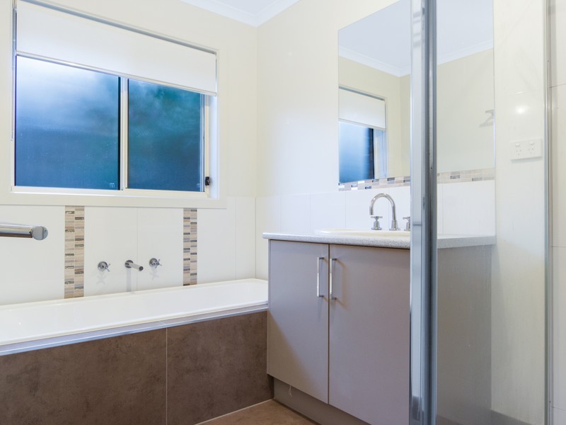 2 Holburn Rise, Ocean Grove VIC 3226