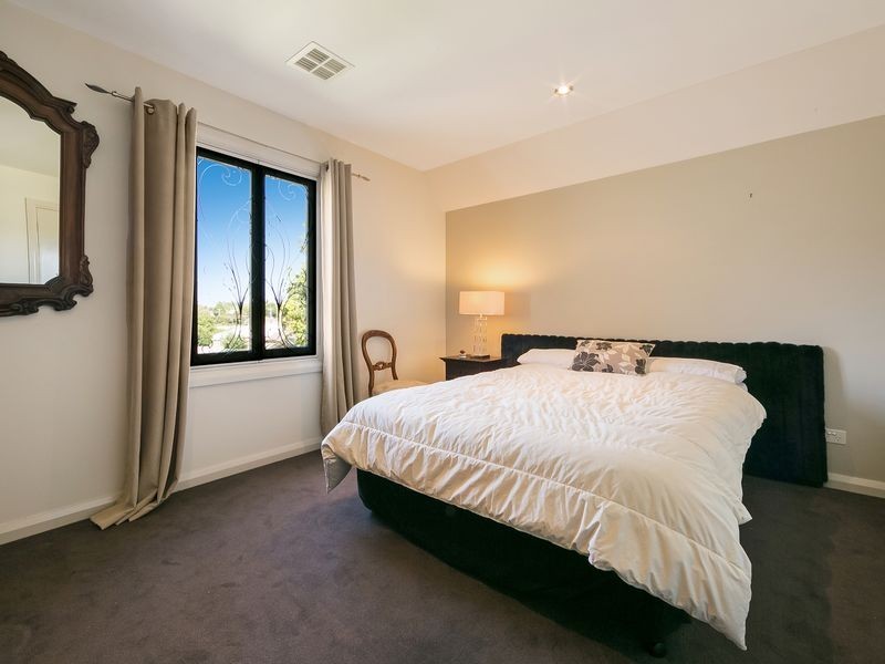 1/1 Sheileen Court, Drysdale VIC 3222