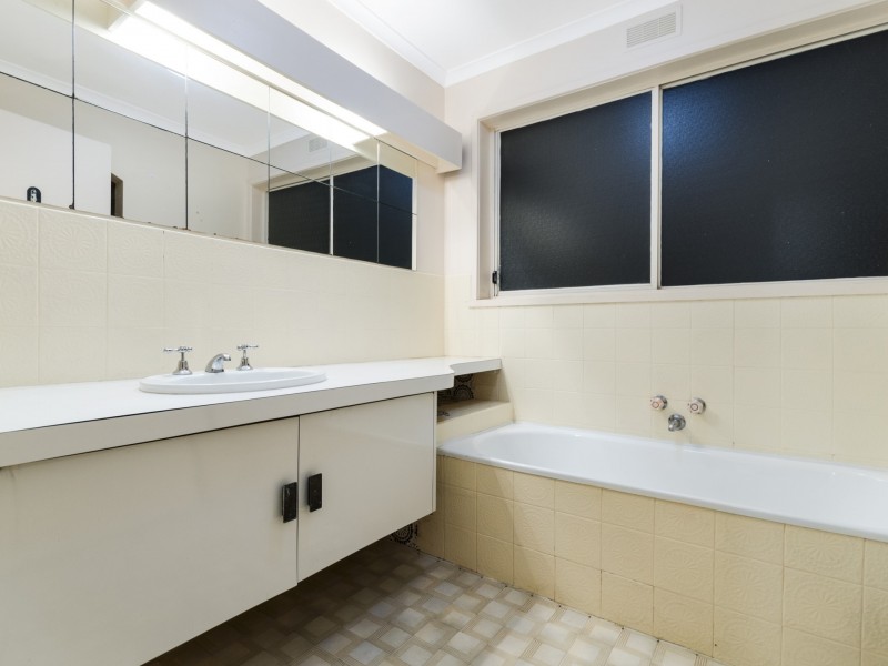 15 Edgewater Drive, Clifton Springs VIC 3222