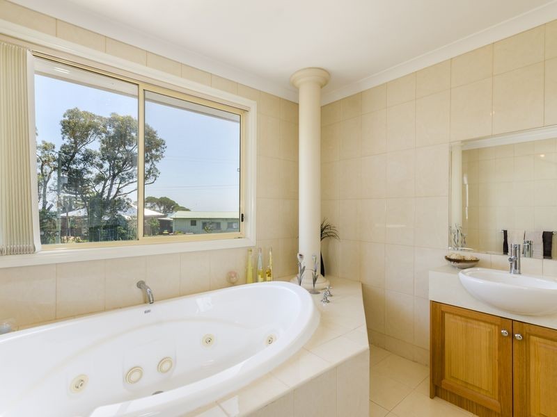 203 Point Richards Road, Portarlington VIC 3223