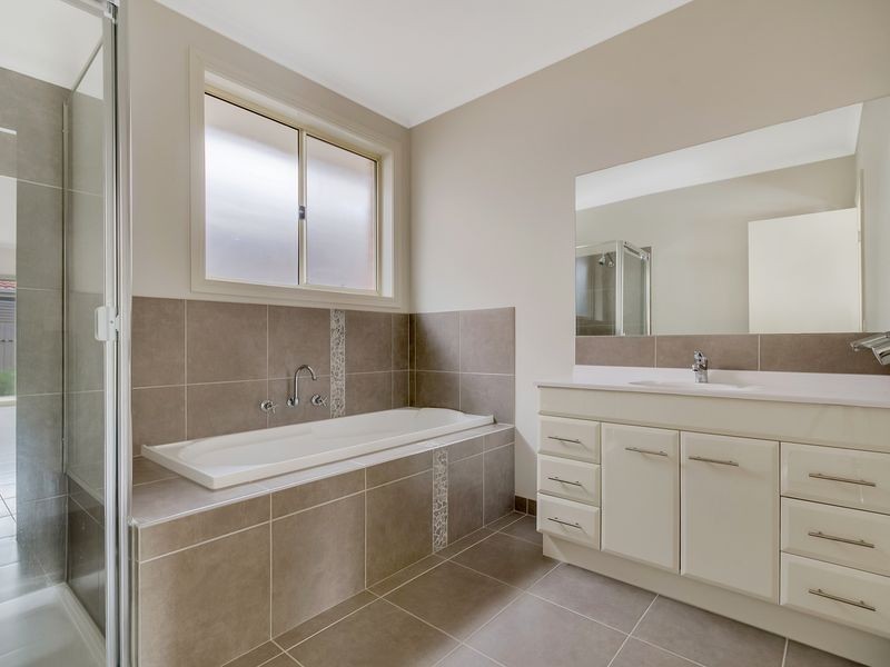 8 Derribong Way, Clifton Springs VIC 3222