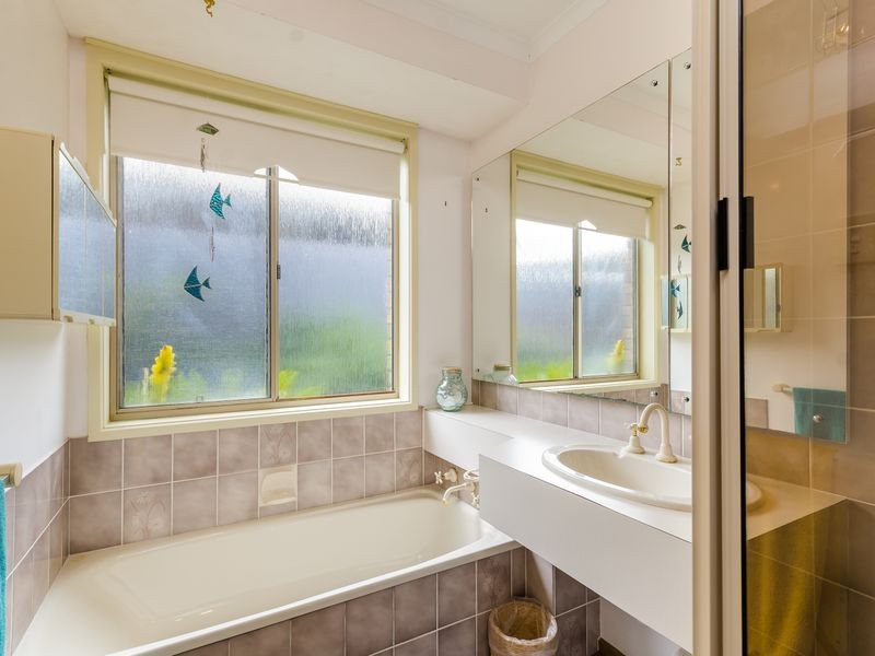 24 Yarramundi Drive, Clifton Springs VIC 3222