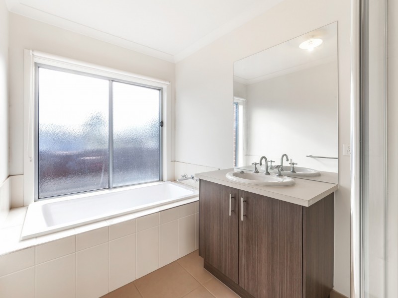 2 Wisely Avenue, Curlewis VIC 3222