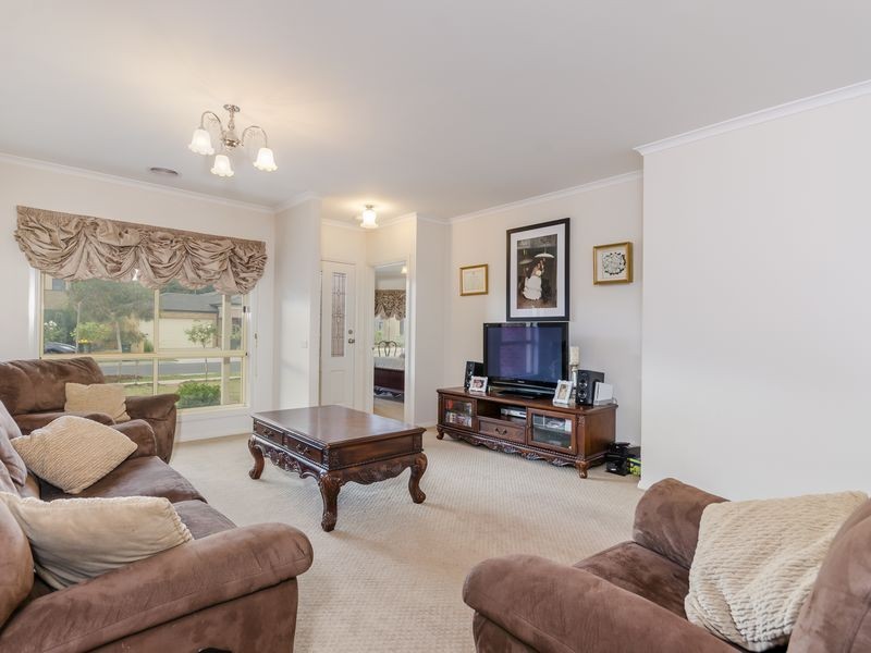 12 Grassland Grove, Leopold VIC 3224