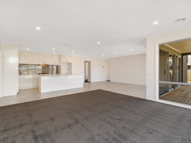 2 Madison Court, Drysdale VIC 3222