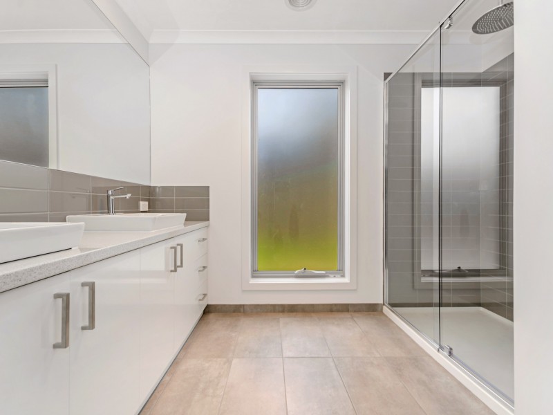 2 Madison Court, Drysdale VIC 3222