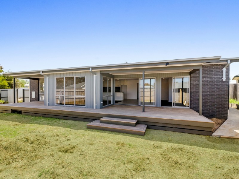 2 Madison Court, Drysdale VIC 3222