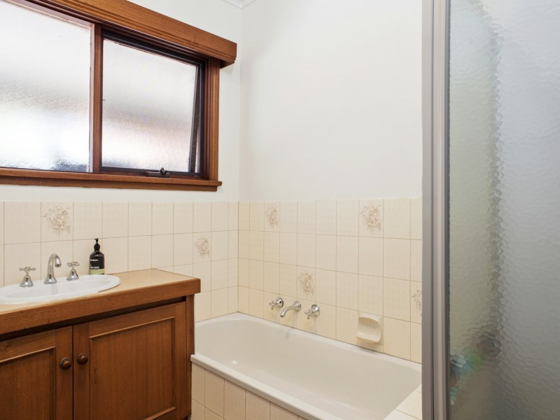 9-11 Gwinganna Drive, Clifton Springs VIC 3222