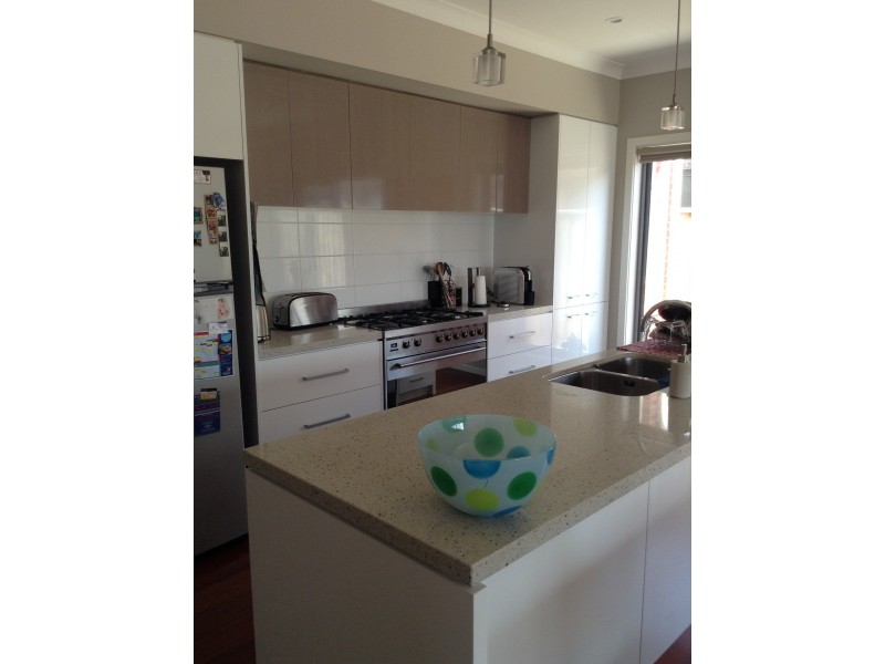 8 Brompton Avenue, Curlewis VIC 3222