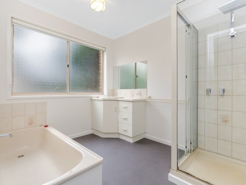 23 Carawatha Ave, Clifton Springs VIC 3222
