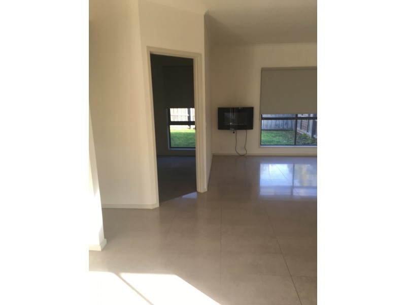 8 Carolanne Drive, Clifton Springs VIC 3222