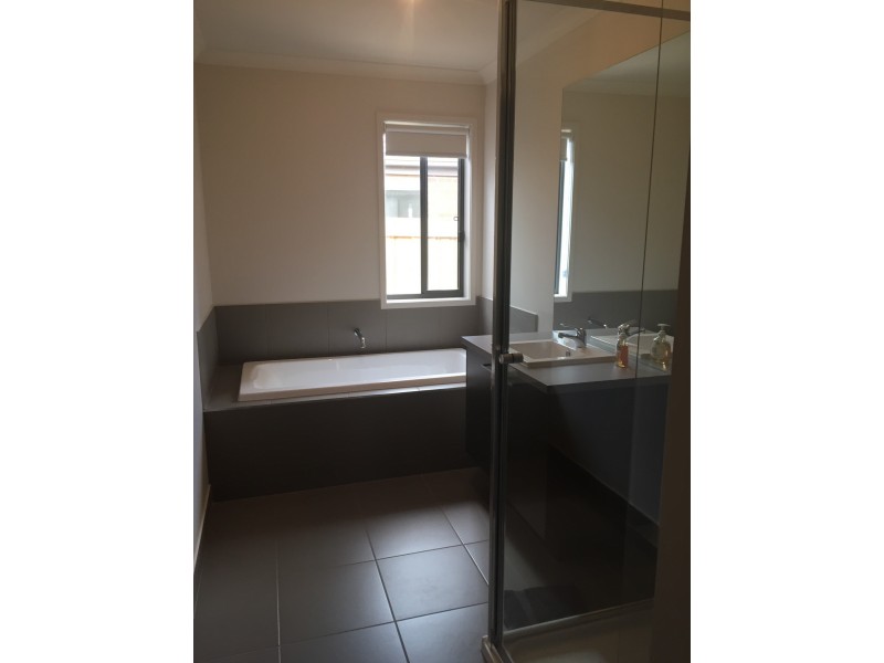 32 Border Collie Close, Curlewis VIC 3222