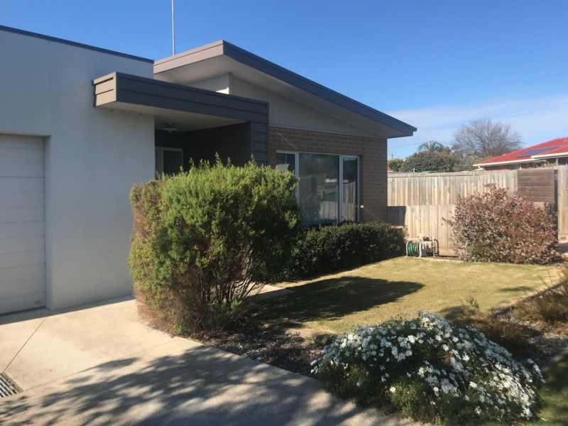 Unit 1/15 Waulu Avenue, Clifton Springs VIC 3222