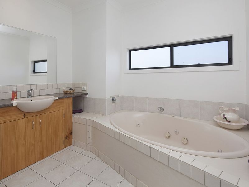 12 Bungalalli Avenue, Clifton Springs VIC 3222