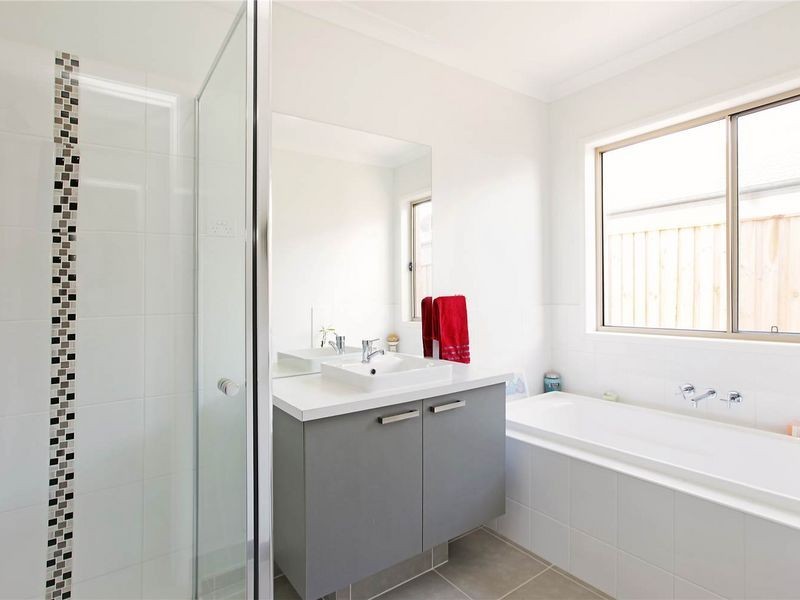 16 Baybrook Avenue, Drysdale VIC 3222