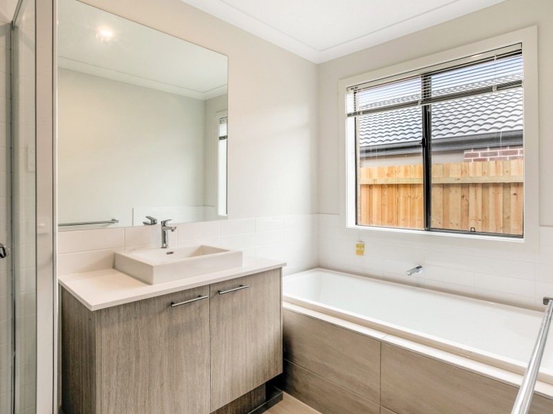 33 Border Collie Close, Curlewis VIC 3222