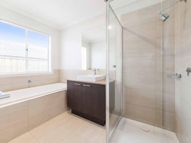 51 Stonebridge Drive, Drysdale VIC 3222