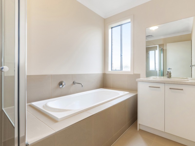 34 Border Collie Close, Curlewis VIC 3222