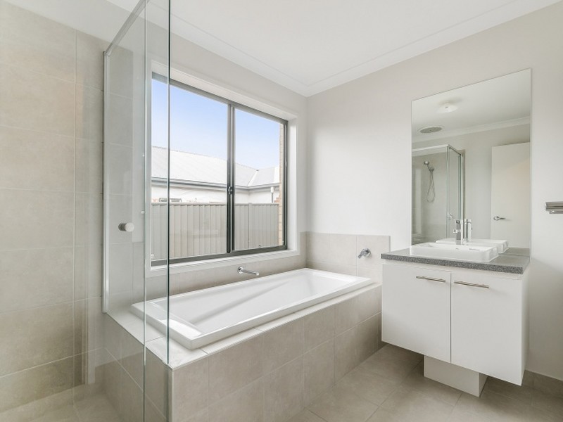 36 Greenvale Drive, Curlewis VIC 3222