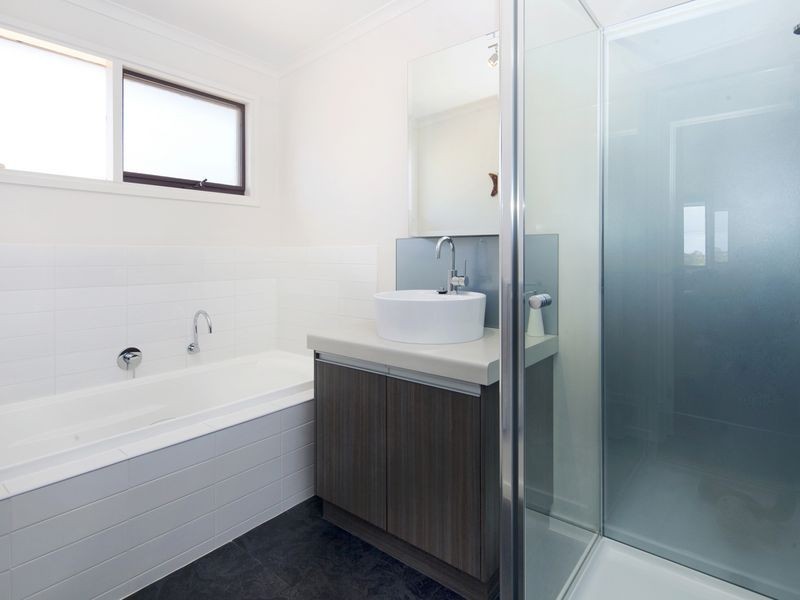 30 Boonderabbi Drive, Clifton Springs VIC 3222