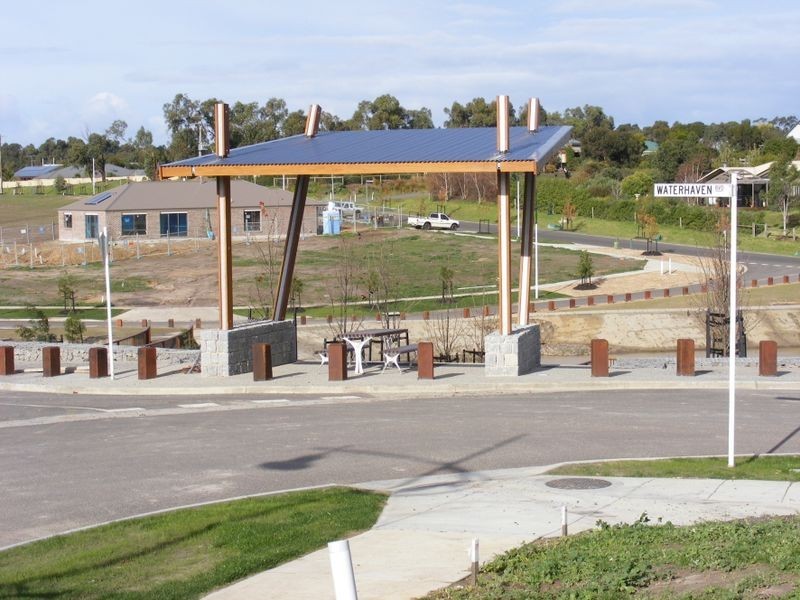 16 Waterhaven Boulevard, Drysdale VIC 3222