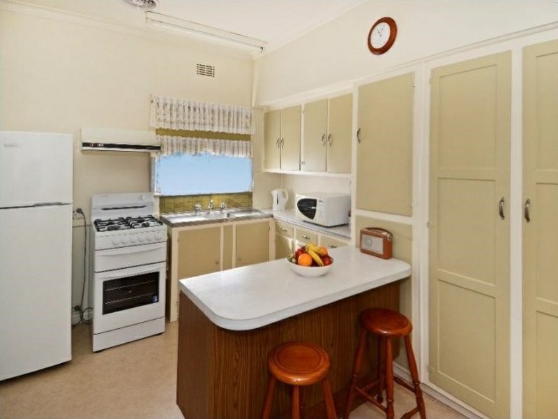 17 Bromley Street, Thomson VIC 3219