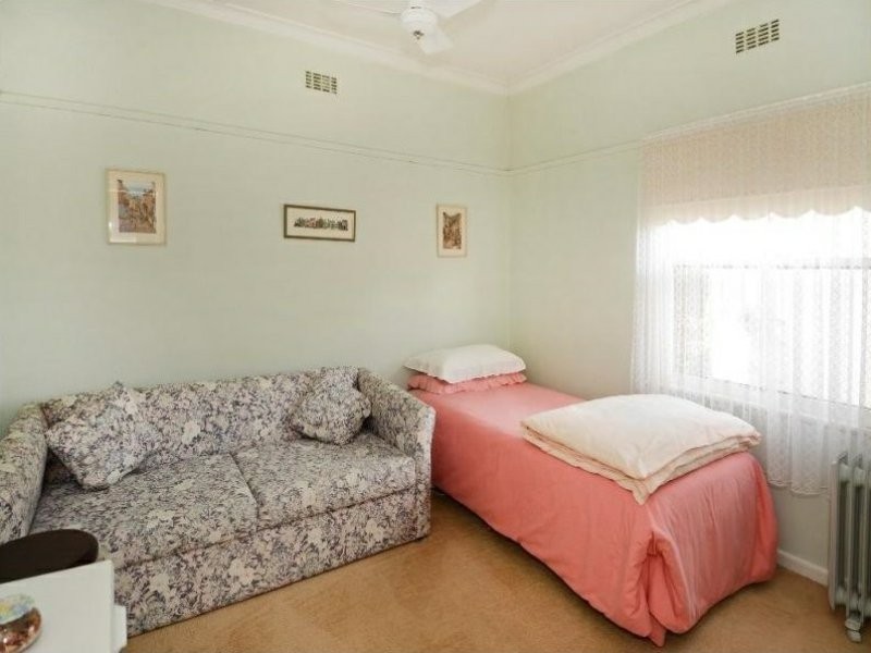 17 Bromley Street, Thomson VIC 3219