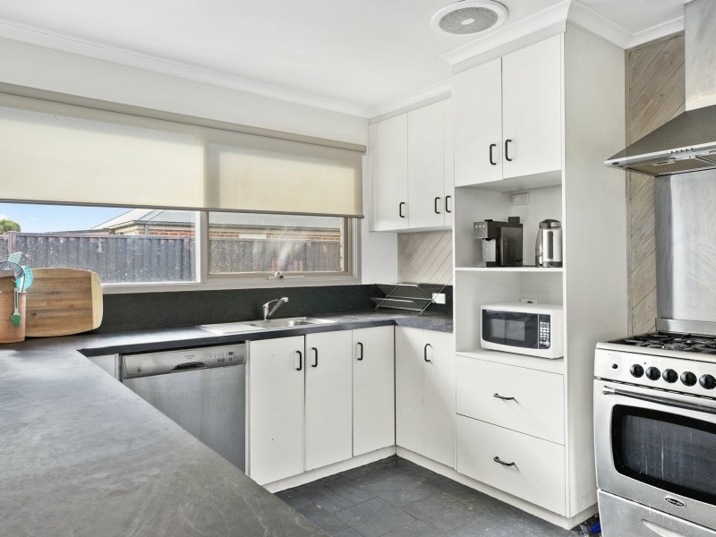 8 Pathara Court, Clifton Springs VIC 3222