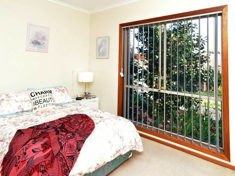 1/2 Curtis Street, Leopold VIC 3224