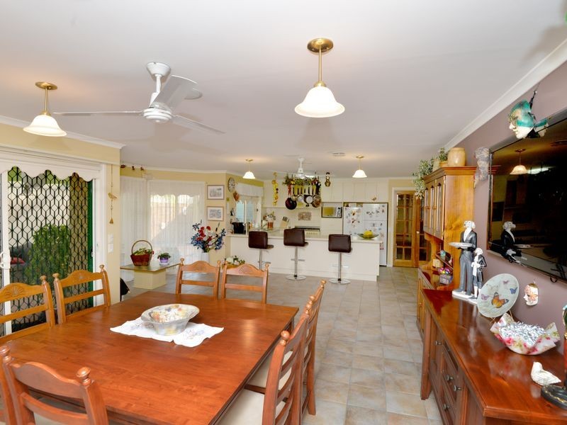 8 Leonard Drive, Drysdale VIC 3222