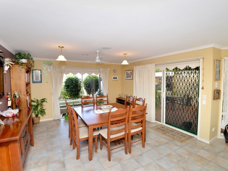 8 Leonard Drive, Drysdale VIC 3222