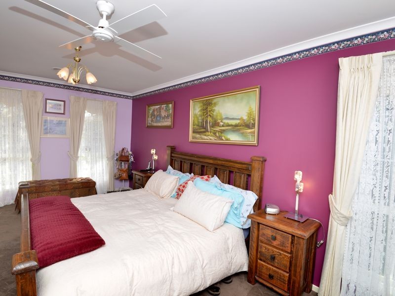 8 Leonard Drive, Drysdale VIC 3222