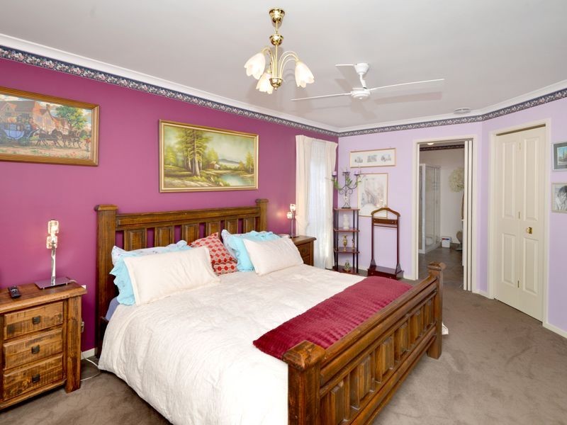 8 Leonard Drive, Drysdale VIC 3222