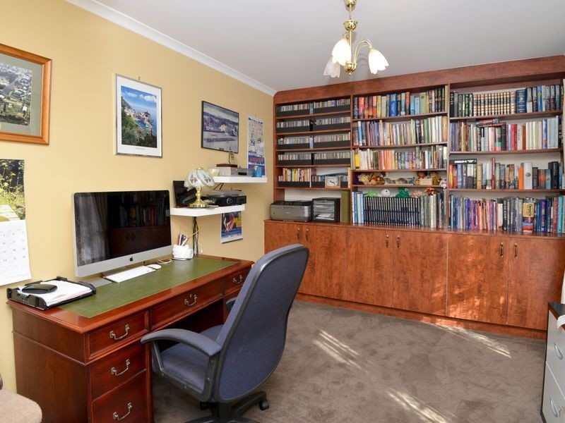 8 Leonard Drive, Drysdale VIC 3222