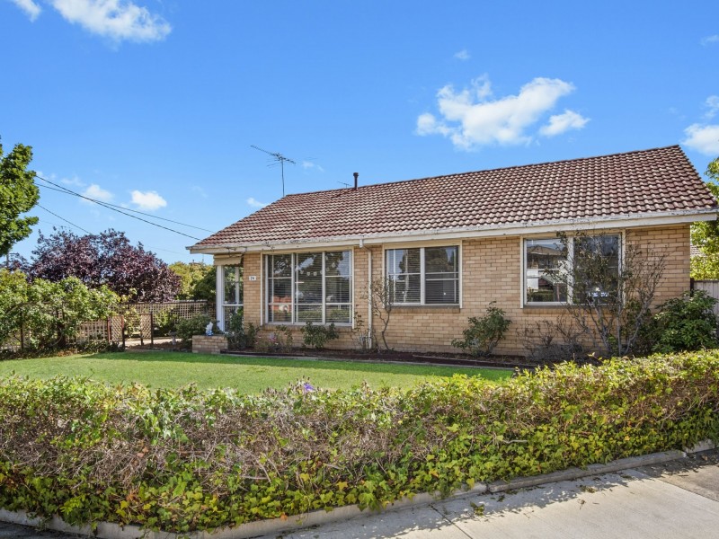 24 Winstanley Rd, Thomson VIC 3219