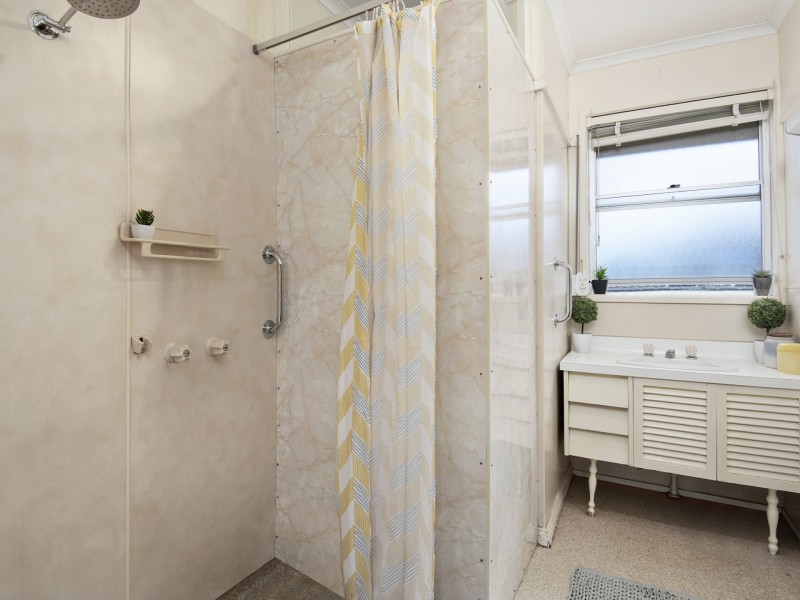24 Winstanley Rd, Thomson VIC 3219