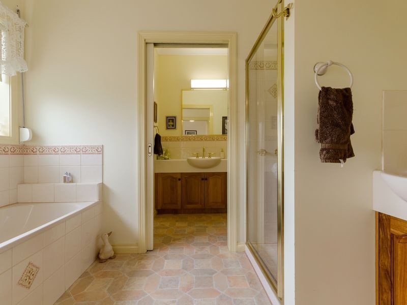 10 Carawatha Avenue, Clifton Springs VIC 3222