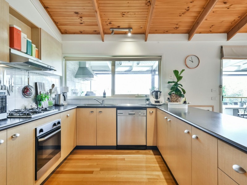 10 Gumbowie Avenue, Clifton Springs VIC 3222