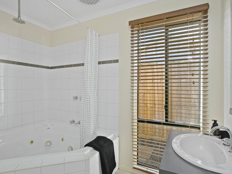 10 Glengarry Court, Drysdale VIC 3222