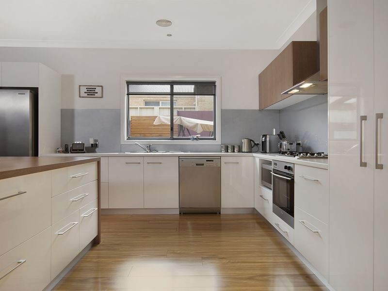 8 Ernstine Way, Drysdale VIC 3222