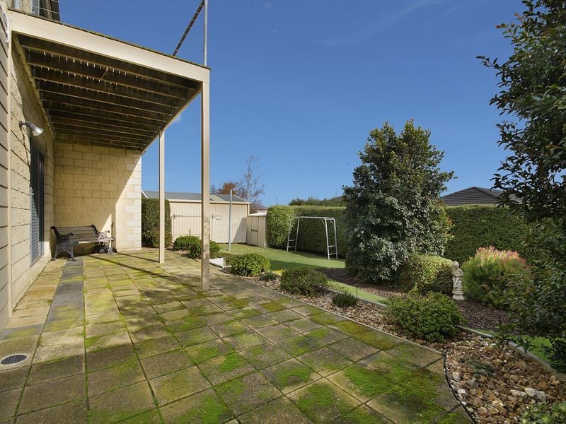 8 Ernstine Way, Drysdale VIC 3222