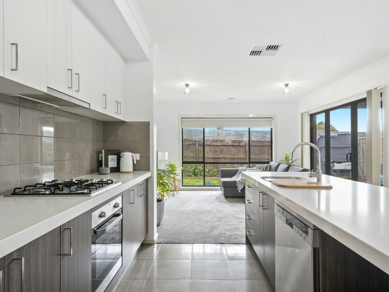 75 Wurrook Circuit, North Geelong VIC 3215