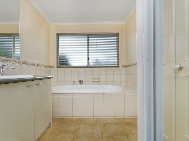 11 De Burgh Road, Drysdale VIC 3222