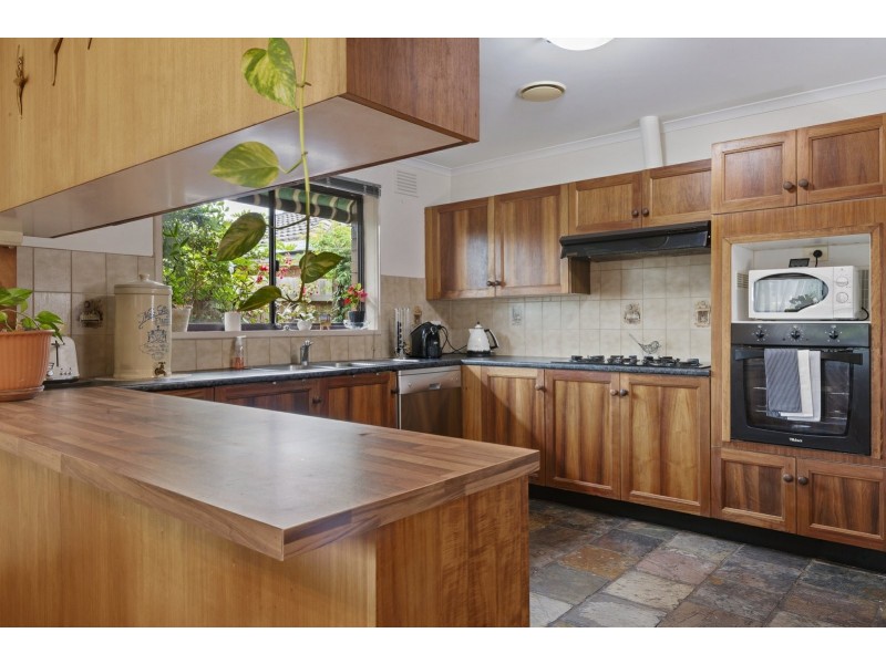 15 Leawarra Way, Clifton Springs VIC 3222