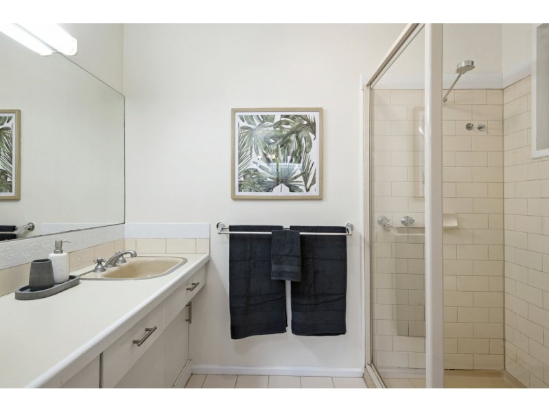 15 Leawarra Way, Clifton Springs VIC 3222