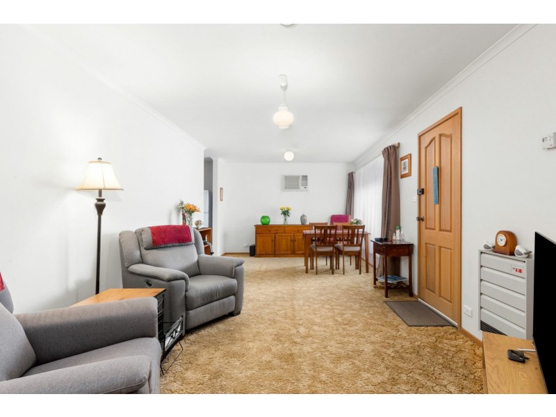 2/18 Carolanne Drive, Drysdale VIC 3222