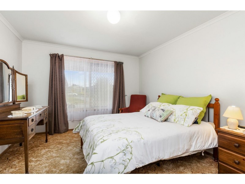 2/18 Carolanne Drive, Drysdale VIC 3222