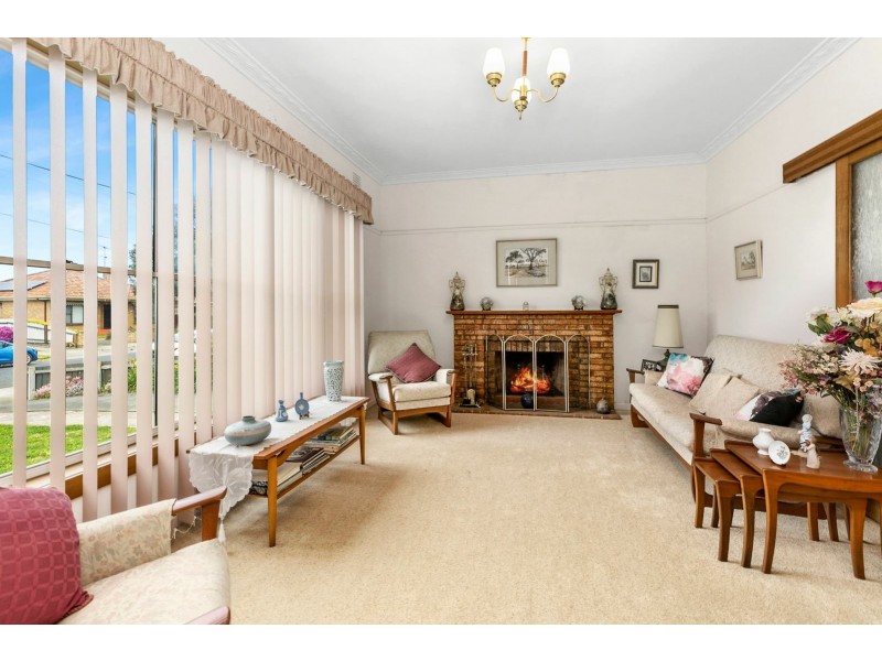 15 Myrtle Grove, North Shore VIC 3214