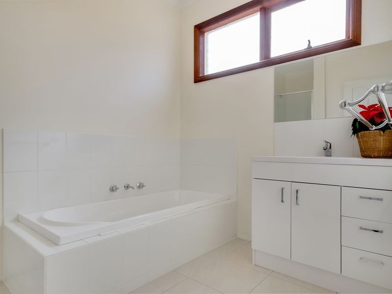 30 Bunganowee Drive, Clifton Springs VIC 3222