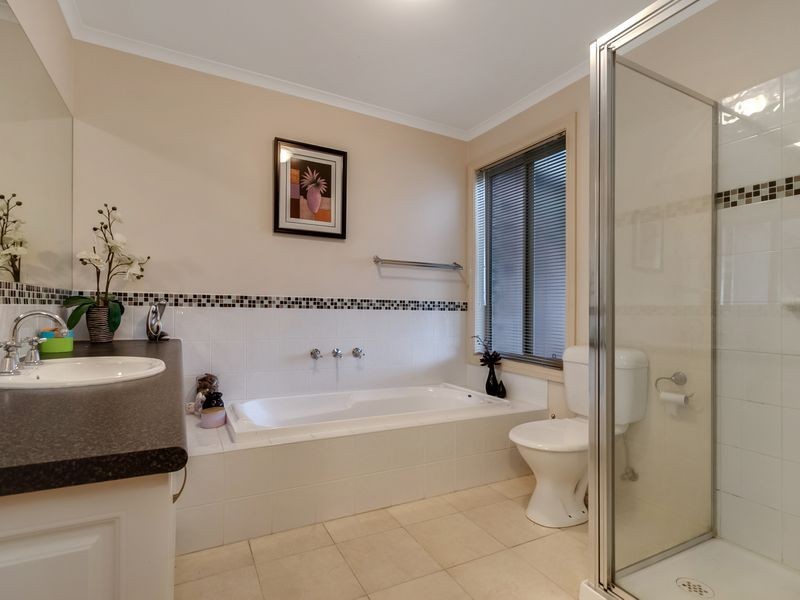 2/20 Leonard Drive, Drysdale VIC 3222